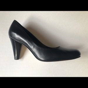 Franco Sarto 3” square-toe black leather pump